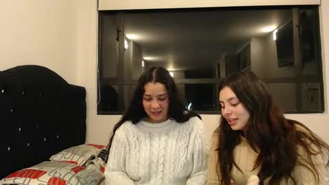 Snapshot of jazmin_dharius chatting on 02-01-25, 03:41 Jazmin and Scarlett online show from 02-01-25, 03:41