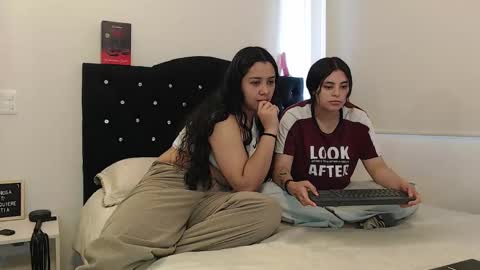 Snapshot of jazmin_dharius chatting on 02-14-25, 07:12 Jazmin and Scarlett online show from 02-14-25, 07:12