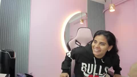 jazmin  online show from 09-26-25, 10:08