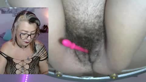 Snapshot of jazmin_ross chatting on 10-27-25, 12:47 jazmin online show from 10-27-25, 12:47