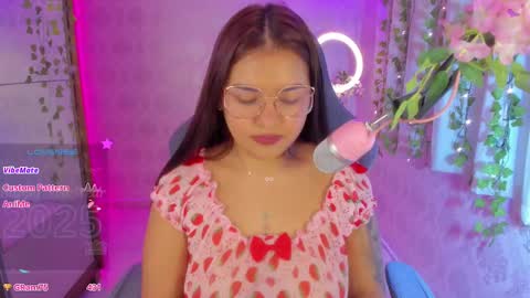 Snapshot of jazmineferrari1 chatting on 01-11-25, 01:43 Jazmine online show from 01-11-25, 01:43