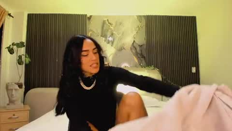 Jazminrusso  online show from 07-01-26, 05:42
