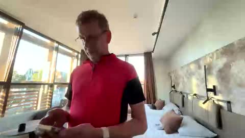 Snapshot of jcar57 chatting on 09-12-25, 04:07 Jon online show from 09-12-25, 04:07