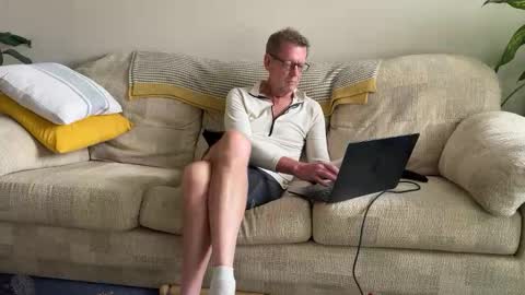 Snapshot of jcar57 chatting on 09-27-25, 02:11 Jon online show from 09-27-25, 02:11