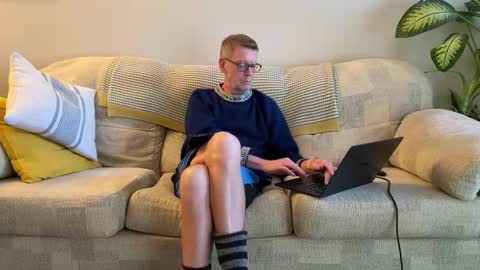 Snapshot of jcar57 chatting on 11-26-25, 03:02 Jon online show from 11-26-25, 03:02