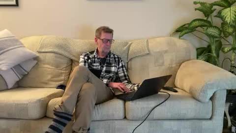 Snapshot of jcar57 chatting on 01-05-26, 05:27 Jon online show from 01-05-26, 05:27