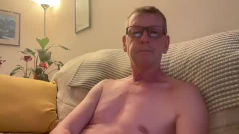 Snapshot of jcar57 chatting on 07-09-26, 08:46 Jon online show from 07-09-26, 08:46