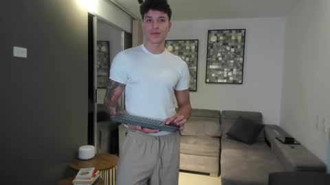 jdmontoya_ online show from 10-25-25, 05:48