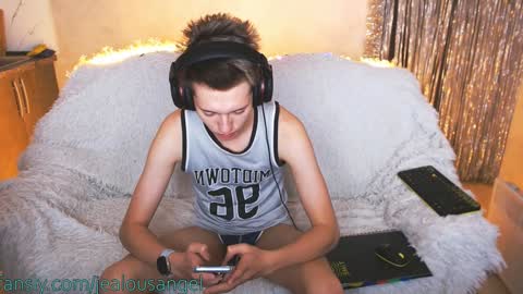 Snapshot of jealousangel chatting on 02-02-25, 03:10 Angel online show from 02-02-25, 03:10