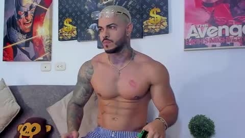 Jean  axelcrow       Modelo Independiente online show from 03-05-25, 12:16