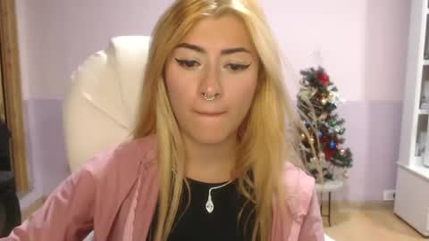 Snapshot of jean_monroe chatting on 03-04-25, 03:22 Jean online show from 03-04-25, 03:22