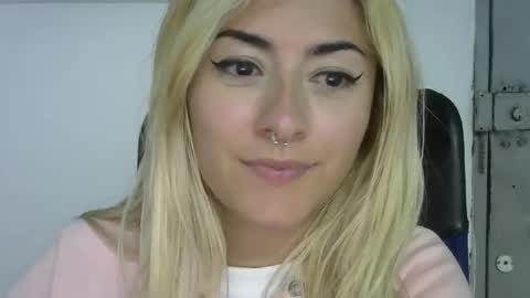 Snapshot of jean_monroe chatting on 09-12-25, 11:37 Jean online show from 09-12-25, 11:37