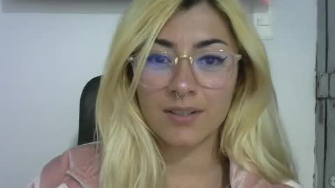 Snapshot of jean_monroe chatting on 09-20-25, 10:33 Jean online show from 09-20-25, 10:33