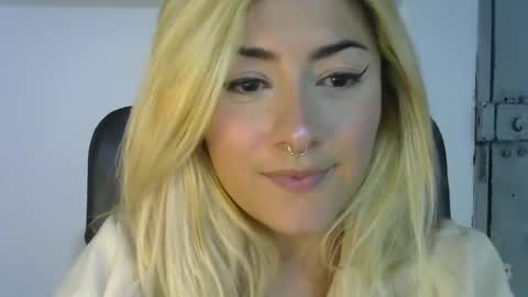 Snapshot of jean_monroe chatting on 09-25-25, 11:08 Jean online show from 09-25-25, 11:08