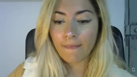 Snapshot of jean_monroe chatting on 10-30-25, 10:32 Jean online show from 10-30-25, 10:32