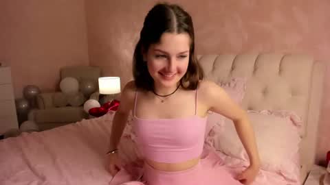 Snapshot of jeanemott chatting on 07-30-26, 08:24 Johnetta online show from 07-30-26, 08:24