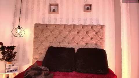 Snapshot of jeanne_holland chatting on 07-01-26, 12:51 Jeanne Holland online show from 07-01-26, 12:51