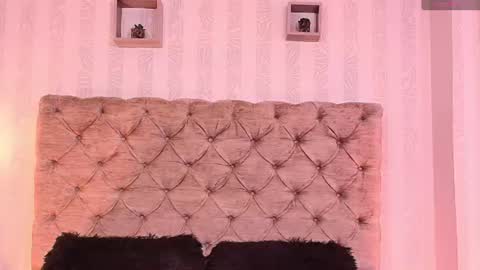 Snapshot of jeanne_holland chatting on 07-03-26, 12:55 Jeanne Holland online show from 07-03-26, 12:55