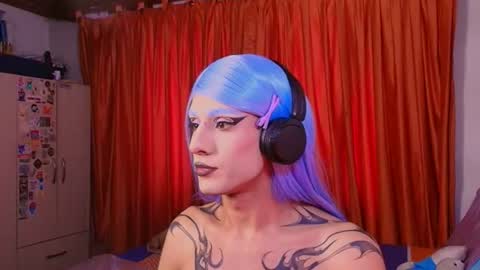 Snapshot of jeanne_holland chatting on 07-30-26, 01:43 Jeanne Holland online show from 07-30-26, 01:43