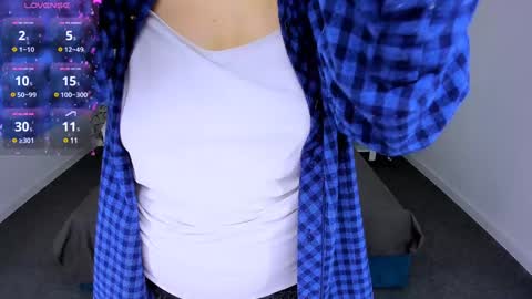 Snapshot of jeanniefox_ chatting on 12-06-24, 08:05 jeanniefox_ online show from 12-06-24, 08:05