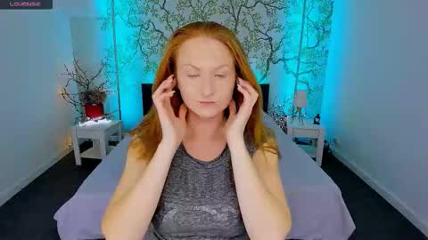 Snapshot of jeanniefox_ chatting on 09-11-25, 12:16 jeanniefox_ online show from 09-11-25, 12:16