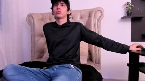 jeanram018 online show from 03-05-25, 11:38