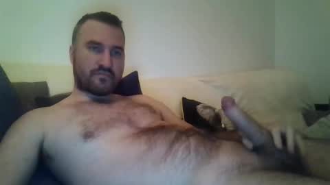 Snapshot of jebeni18 chatting on 12-16-25, 04:45 somefucker6666 online show from 12-16-25, 04:45