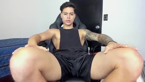 Snapshot of jeeanpii01 chatting on 12-14-25, 12:32 Jeanpii01 online show from 12-14-25, 12:32