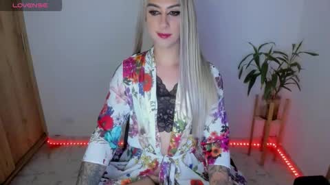  ashley   online show from 11-26-25, 04:35