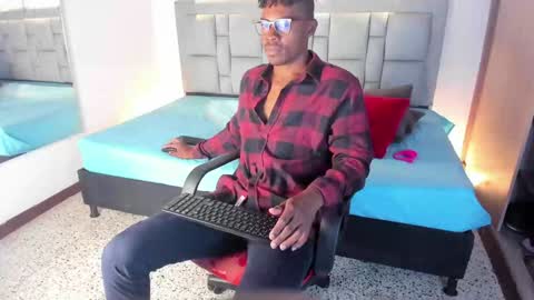 Snapshot of jeffrey_cottom chatting on 01-15-25, 07:12 Jeff online show from 01-15-25, 07:12