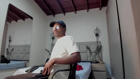 Snapshot of jeffrey_cottom chatting on 11-01-25, 01:57 Jeff online show from 11-01-25, 01:57