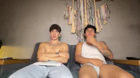 Snapshot of jeffreycoen chatting on 03-12-26, 01:23 Jeffrey online show from 03-12-26, 01:23