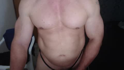 Snapshot of jefmuscletw chatting on 05-09-26, 03:56 brayam online show from 05-09-26, 03:56