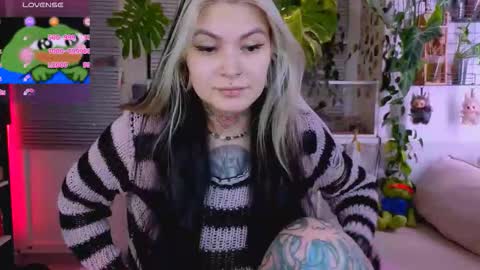 Jelya online show from 10-22-25, 01:11