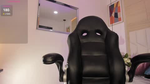 Snapshot of jenaa_ chatting on 01-14-25, 03:15 JEENA online show from 01-14-25, 03:15
