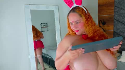 Snapshot of jenacooper__ chatting on 10-20-25, 01:39 Jena online show from 10-20-25, 01:39