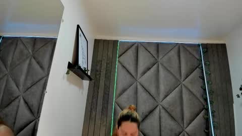 Snapshot of jenacooper__ chatting on 12-22-25, 07:44 Jena online show from 12-22-25, 07:44