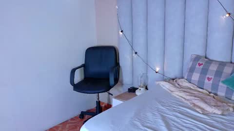 Snapshot of jenacooper__ chatting on 02-17-26, 02:52 Jena online show from 02-17-26, 02:52