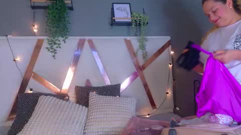 Snapshot of jenacooper__ chatting on 03-09-26, 01:31 Jena online show from 03-09-26, 01:31