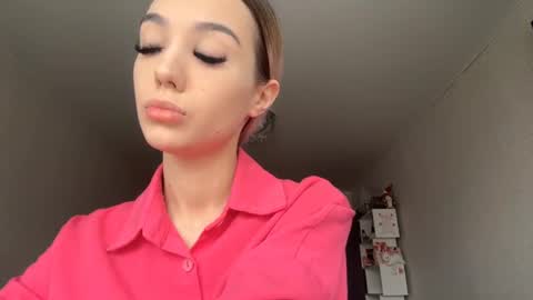 Snapshot of jenevaprattis chatting on 06-11-26, 05:27 Lesya online show from 06-11-26, 05:27