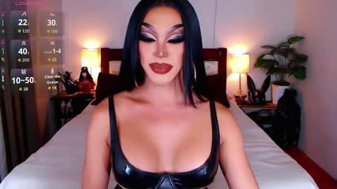 Queen Jenifer online show from 04-30-26, 06:47