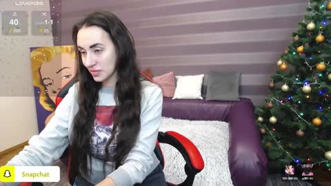 Snapshot of jeniferstone chatting on 12-26-24, 07:35 Kira online show from 12-26-24, 07:35