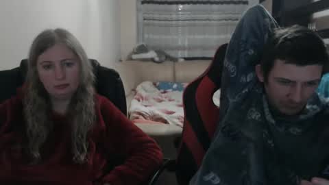 Snapshot of jenisandpeter chatting on 02-13-25, 06:16 JenisAndPeter online show from 02-13-25, 06:16
