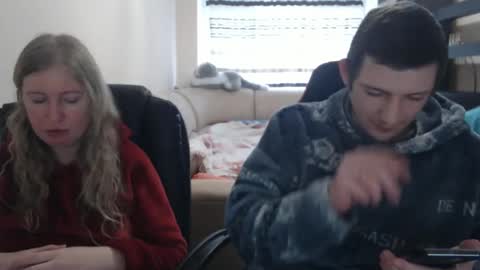 Snapshot of jenisandpeter chatting on 02-14-25, 07:59 JenisAndPeter online show from 02-14-25, 07:59
