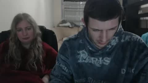 Snapshot of jenisandpeter chatting on 02-14-25, 06:19 JenisAndPeter online show from 02-14-25, 06:19