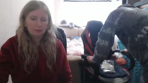 Snapshot of jenisandpeter chatting on 02-15-25, 11:06 JenisAndPeter online show from 02-15-25, 11:06