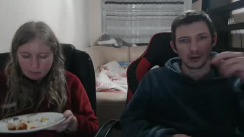 Snapshot of jenisandpeter chatting on 02-16-25, 03:59 JenisAndPeter online show from 02-16-25, 03:59