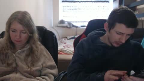 Snapshot of jenisandpeter chatting on 02-18-25, 06:26 JenisAndPeter online show from 02-18-25, 06:26