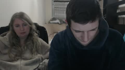 Snapshot of jenisandpeter chatting on 02-18-25, 06:04 JenisAndPeter online show from 02-18-25, 06:04