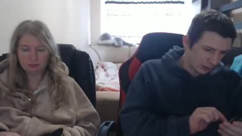 Snapshot of jenisandpeter chatting on 02-20-25, 07:01 JenisAndPeter online show from 02-20-25, 07:01